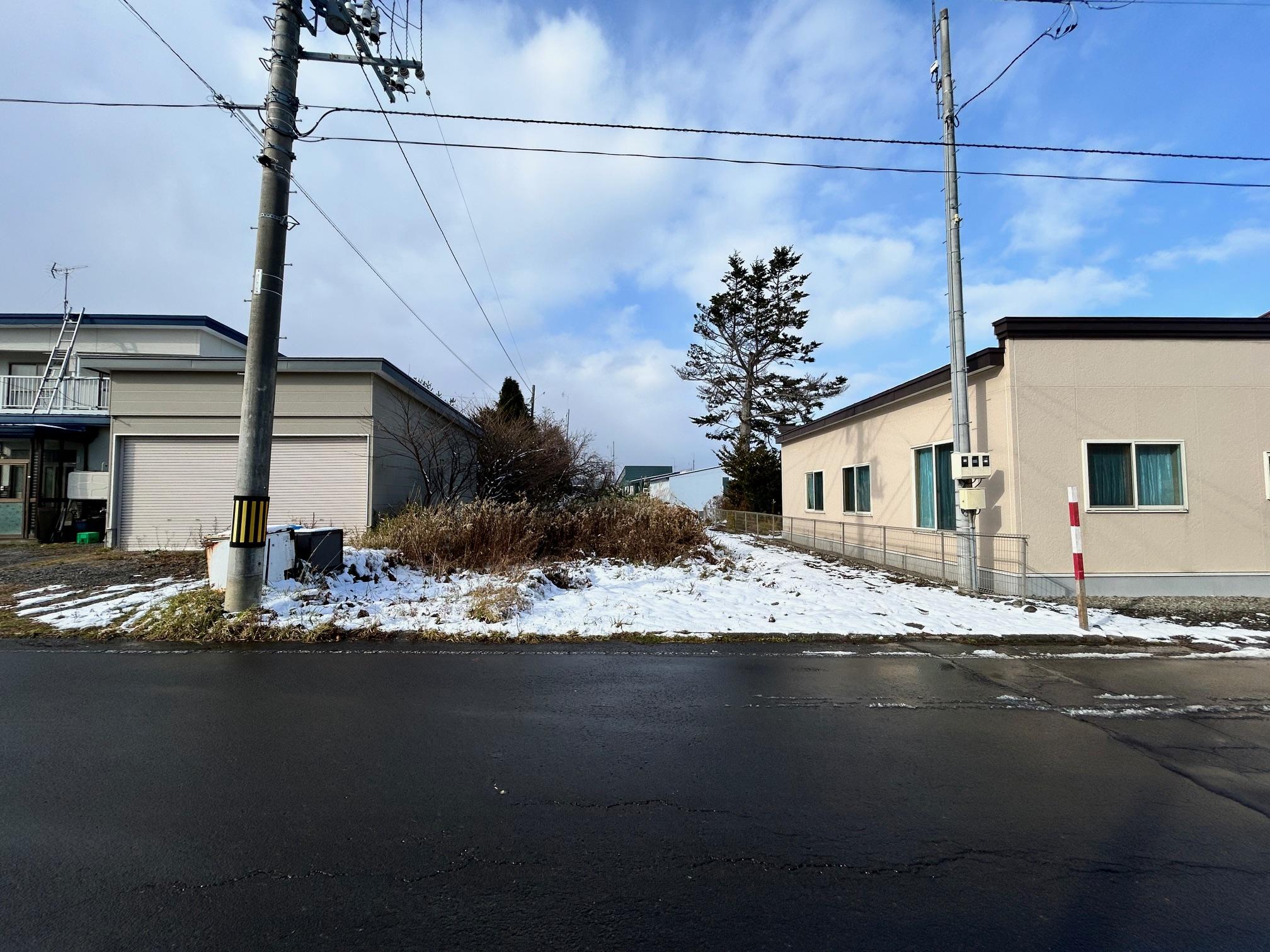 八雲町本町　330㎡更地