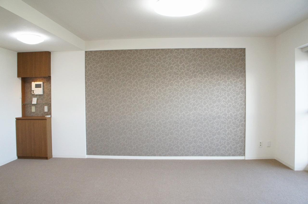 梁と柱で面落ちしている部分にアクセントクロスを。