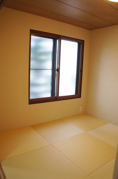 和室(窓).jpg